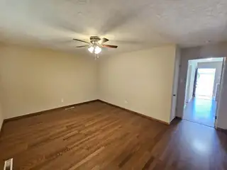 1604 LOS ARBOLES Avenue NW Living Room