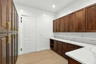 2012 Contreras Road NE Kitchen