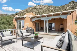 10 La Luz Trail NE Patio