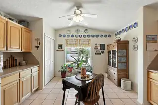 1902 VALLEY VIEW Drive SW 