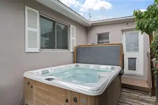 90 ARROYO COYOTE Road Hot Tub