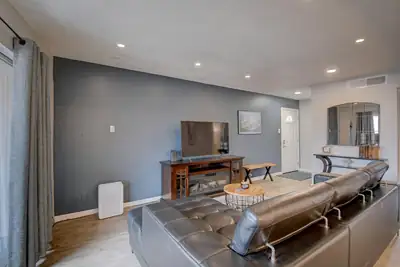 4713 COUNTRY CLUB Lane NW D-4, Albuquerque, NM 87114 Living Room