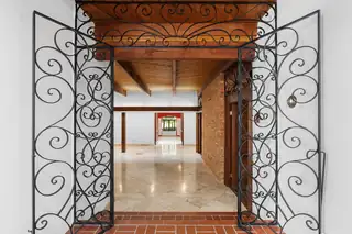 2316 HANNETT Avenue NE 