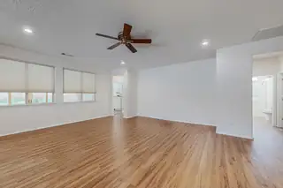 978 PRAIRIE ZINNIA Drive Dining Room