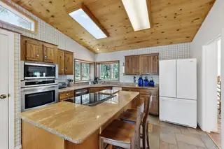 193 BARTON Road Kitchen