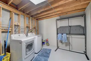 4405 CUTLER Avenue NE 