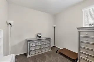 4143 SUMMIT PARK Road NE Living Room