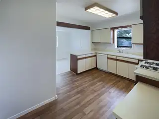 513 FLORIDA Street SE Kitchen