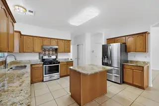 7352 BOXWOOD Avenue NE Kitchen