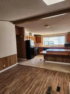 7224 Quail Hollow NE Kitchen