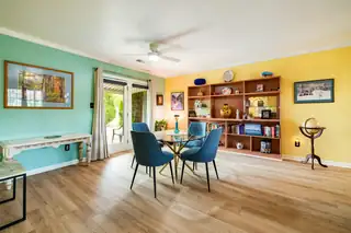 55 LYNWOOD Drive SE Living Room