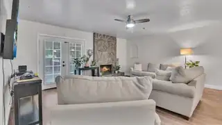 5404 TERRITORIAL Road NW Living Room