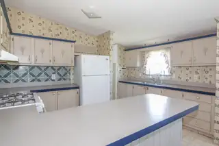 10 Gloria Road Kitchen