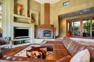 22 Tierra Monte Drive NE Living Room