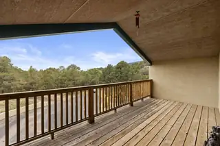 10 HOWLIN WOLF Trail Patio