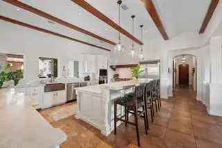 8906 Paramount Court NE Kitchen