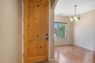 6800 BUTTE VOLCANO Road NW Living Room