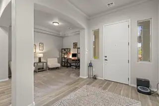 2400 DESERT MARIGOLD Road NE Living Room