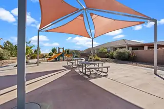 9113 Vista Bosquejo Road NW Patio