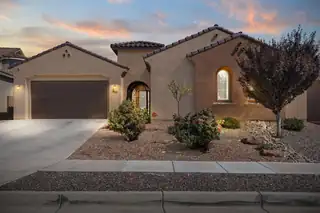 9113 Vista Bosquejo Road NW Living Room