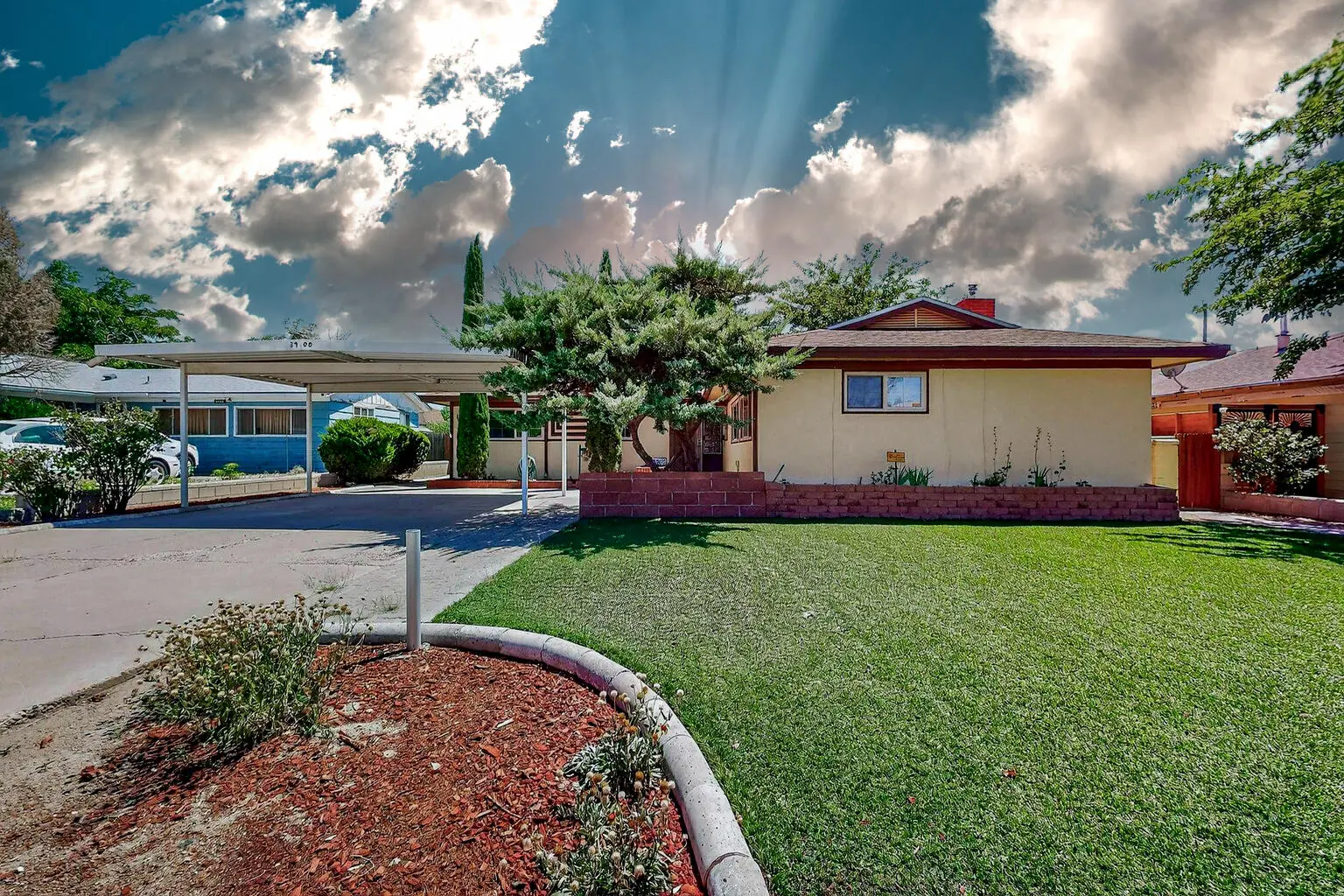 3900 DELAMAR Avenue NE