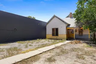 635 BROADWAY Boulevard SE 