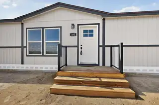 102 14th Avenue NW Exterior Front