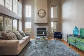 601 NAVARRA Way SE Living Room