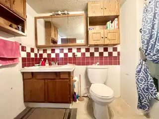 61 SORREL Avenue Bathroom