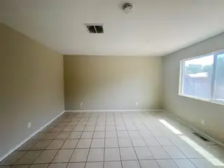 325 VERDE Drive SW Living Room