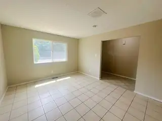 325 VERDE Drive SW Kitchen