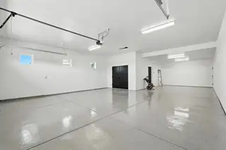 4844 Kim Road Garage