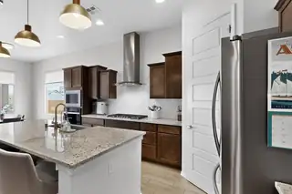 688 Amatista Lp SE Kitchen