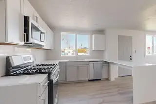 902 PALO DURO Avenue NW 