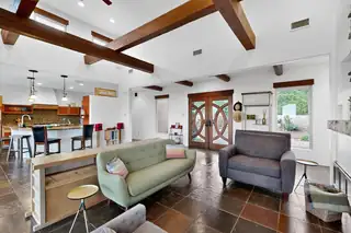 68 Victorio Trail Living Room