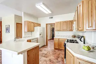 1675 Bosque Vista Loop Kitchen