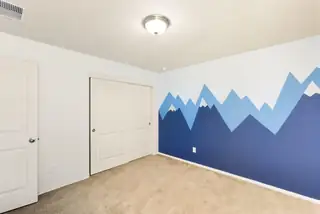 19 HERMANOS Loop Bedroom