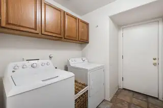 5040 MIRA VISTA Drive NE 