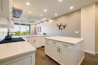 2424 LOUISIANA Boulevard NE 403 