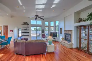 12101 EAGLE ROCK Avenue NE 