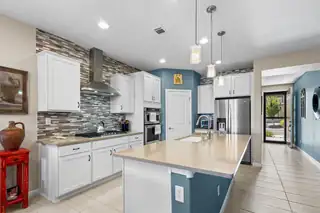 3062 SHANNON Lane NE Living Room