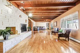 1306 WASHINGTON Street NE Living Room
