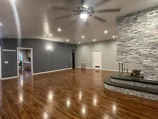 1810 BROADWAY Boulevard SE 