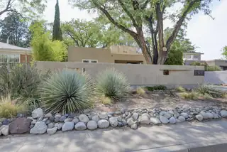 521 GRACELAND Drive SE 