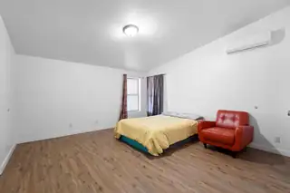 68 BADGER Lane Living Room