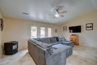 11 ZAMORA HEIGHTS Road 