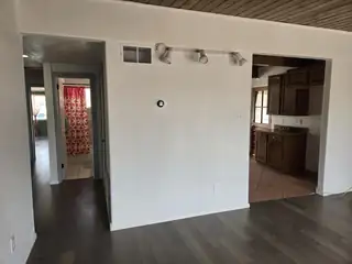 2720 DAKOTA Street NE Living Room