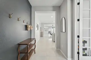 923 LAZULI Road SE Living Room