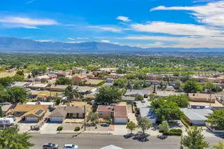 2908 ALAMOGORDO Drive NW Garage