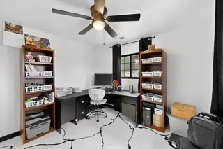 11 El Cerro Road Home Office